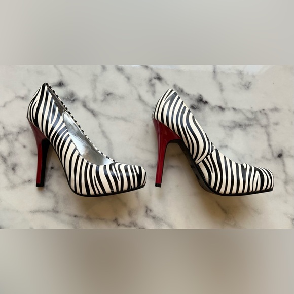 4 for $20 | Bamboo | Zebra Stripe Stilettos - Picture 1 of 10